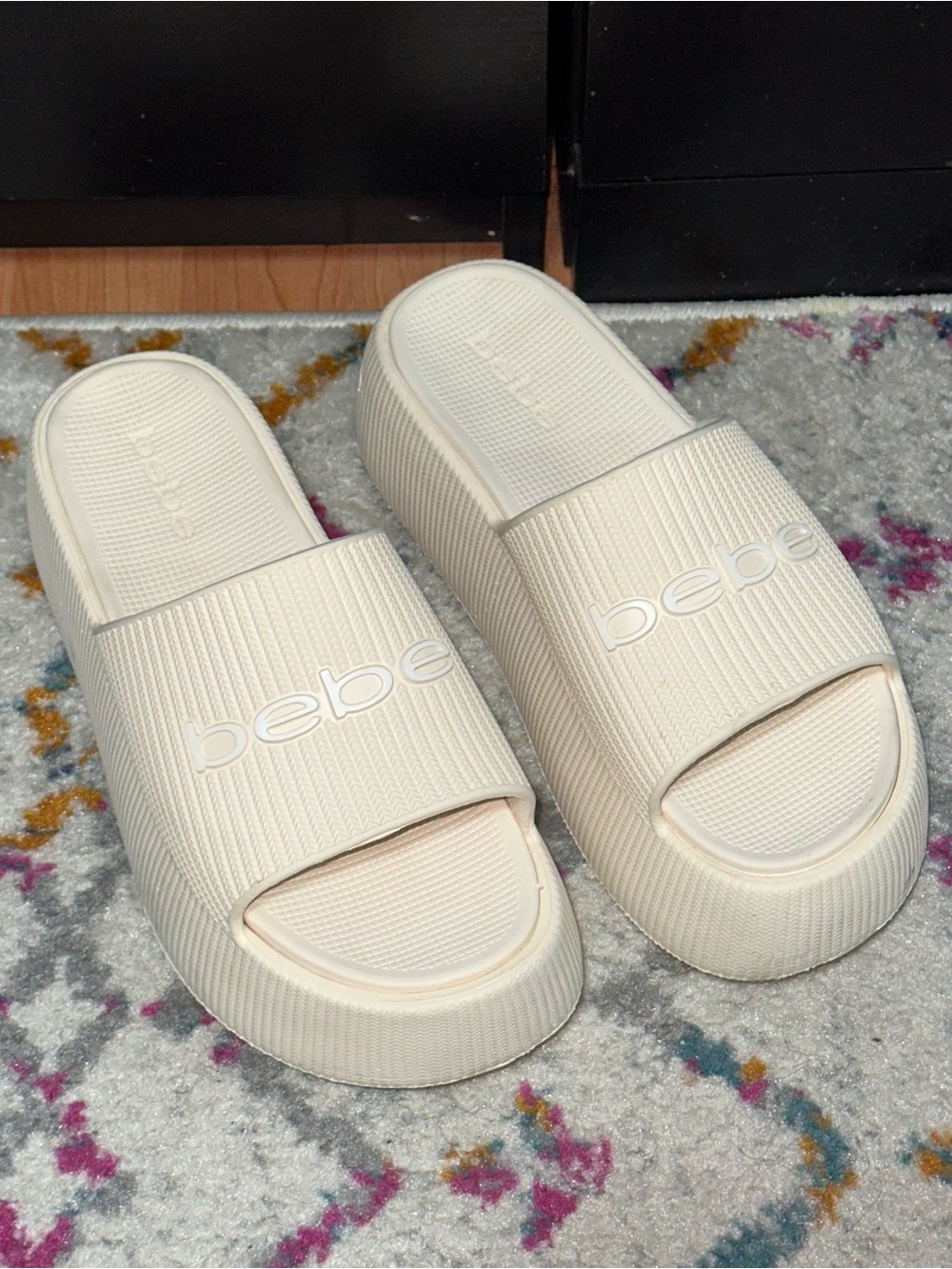 Bebe Women's Cream Slides (size 8)